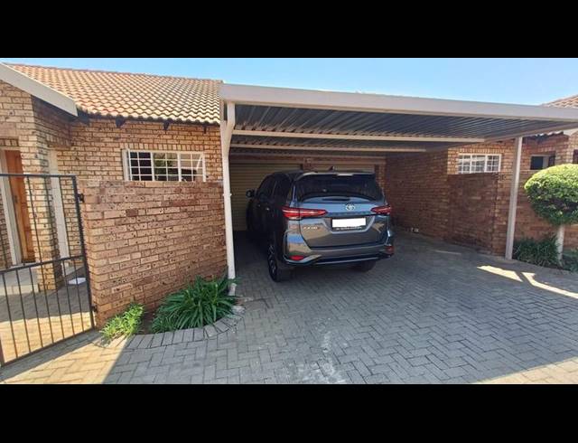 3 BEDROOM TOWNHOUSE FOR SALE IN ANNLIN